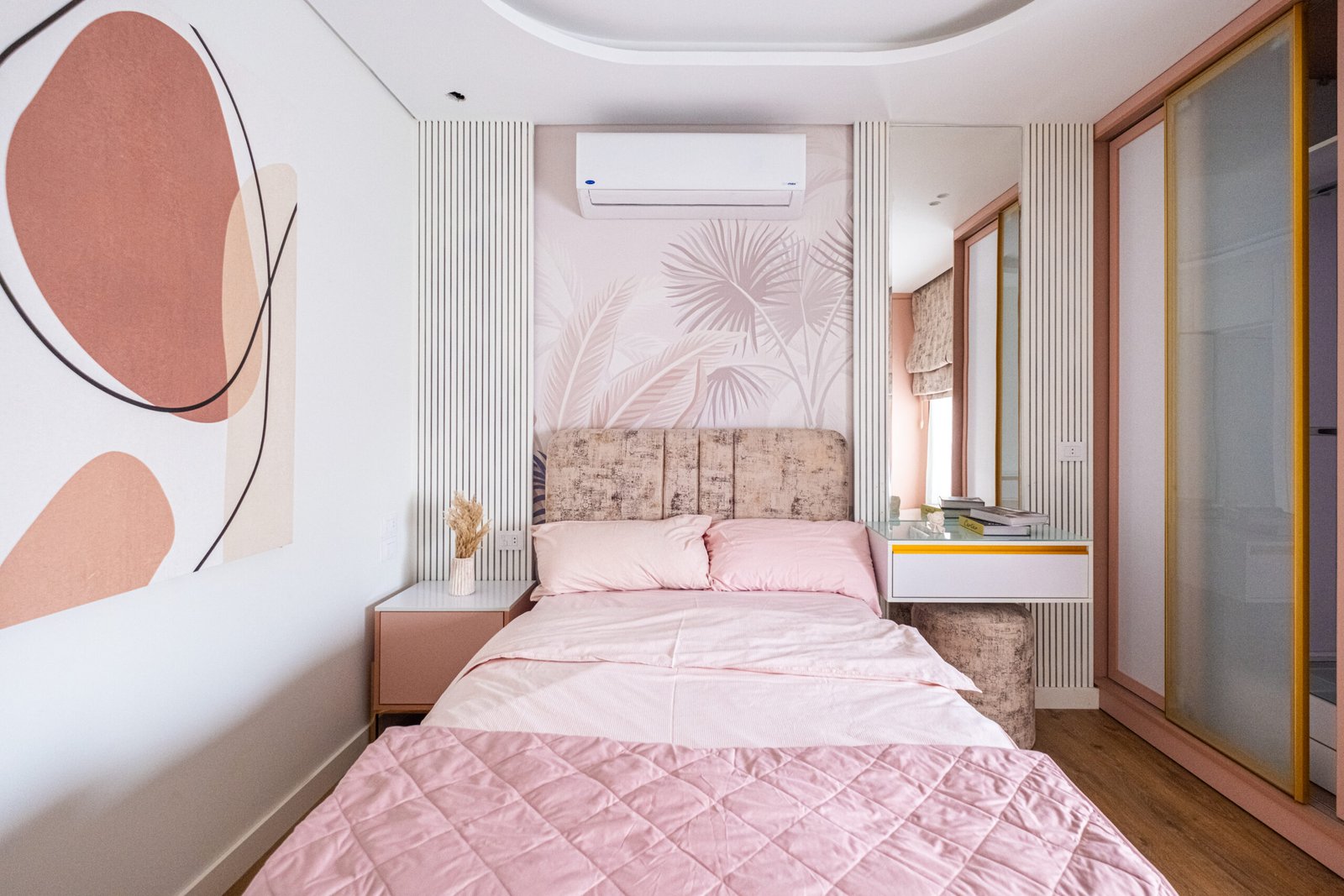 Copy of DSCF5585 Blush Suite - Image 1